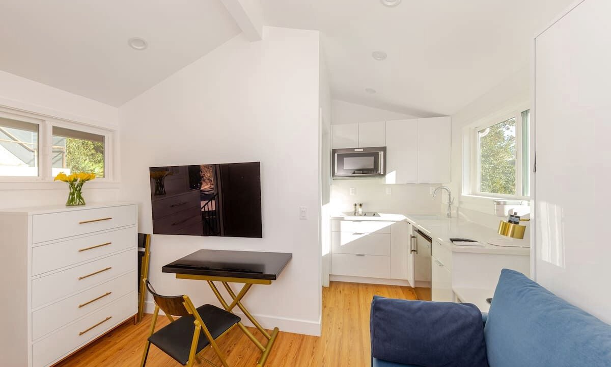 Photo of Livingroom in Silver Lake