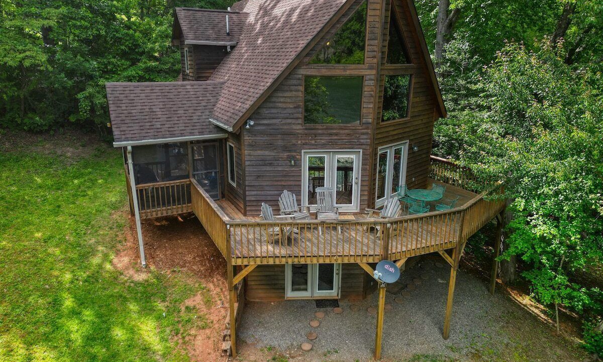 Photo of Patio Balcony in Hayesville
