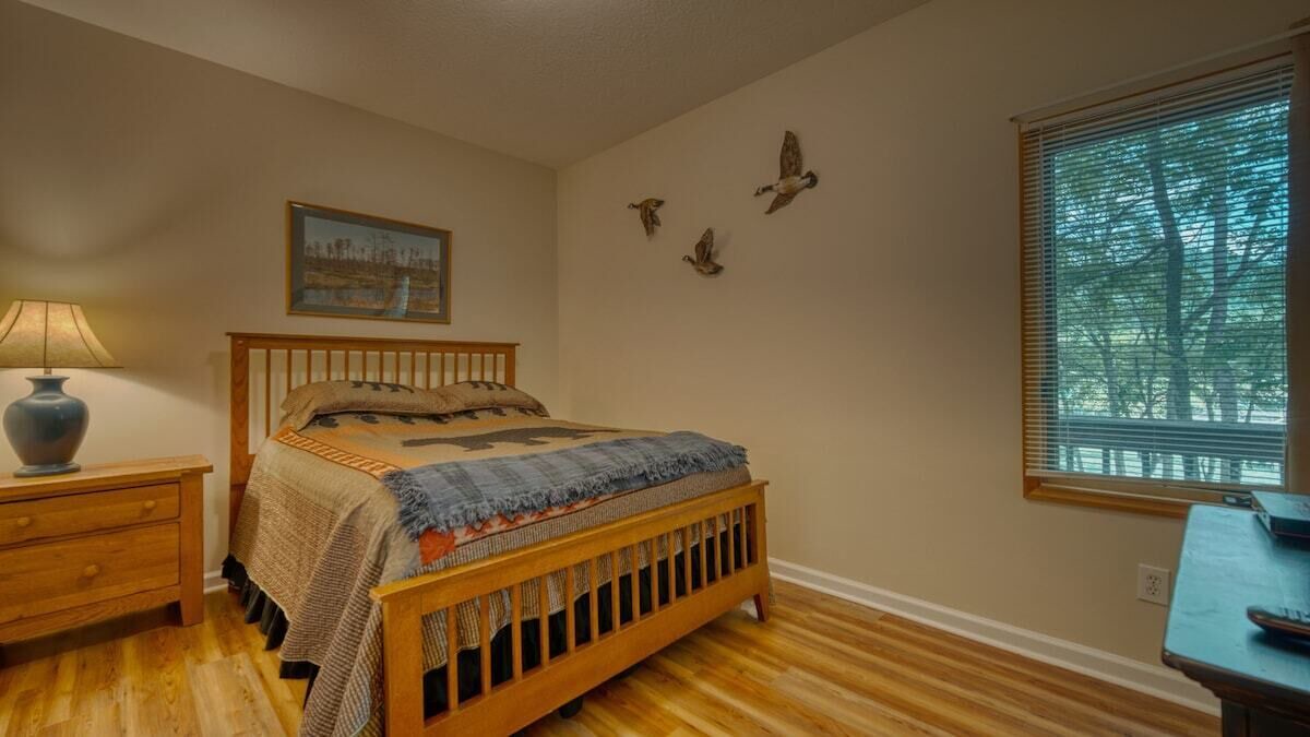 Photo of Bedroom in Hayesville