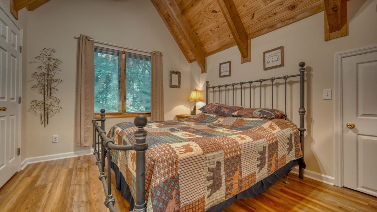 Photo of Bedroom in Hayesville
