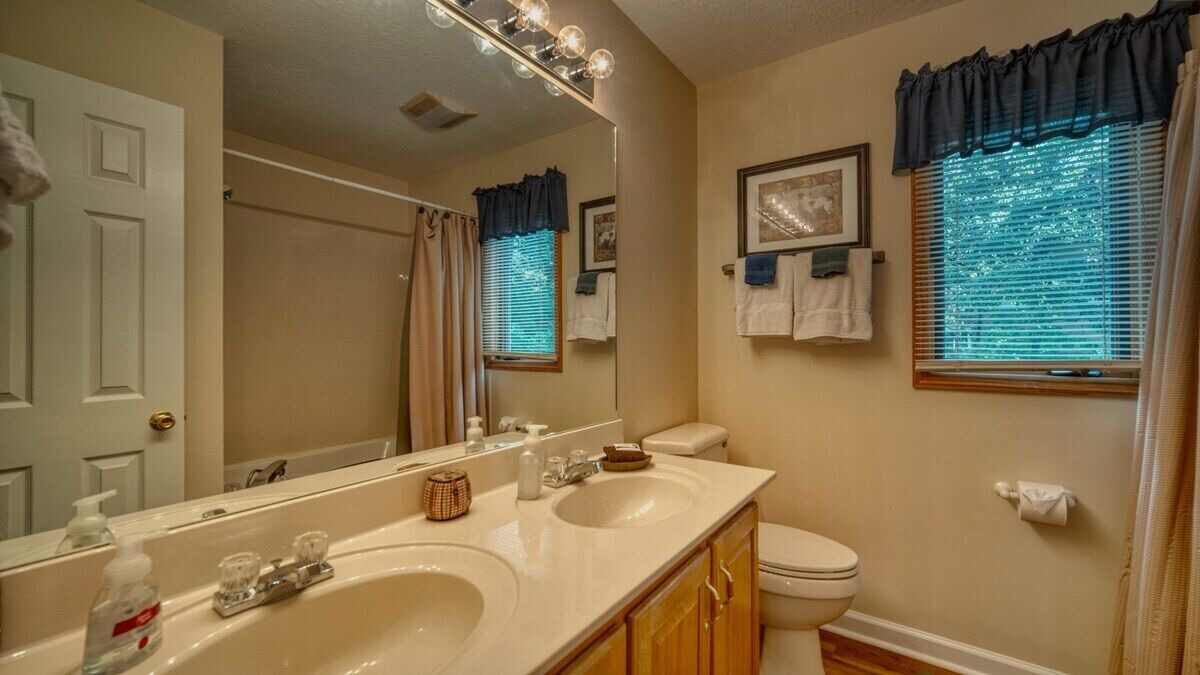 Photo of Bathroom in Hayesville