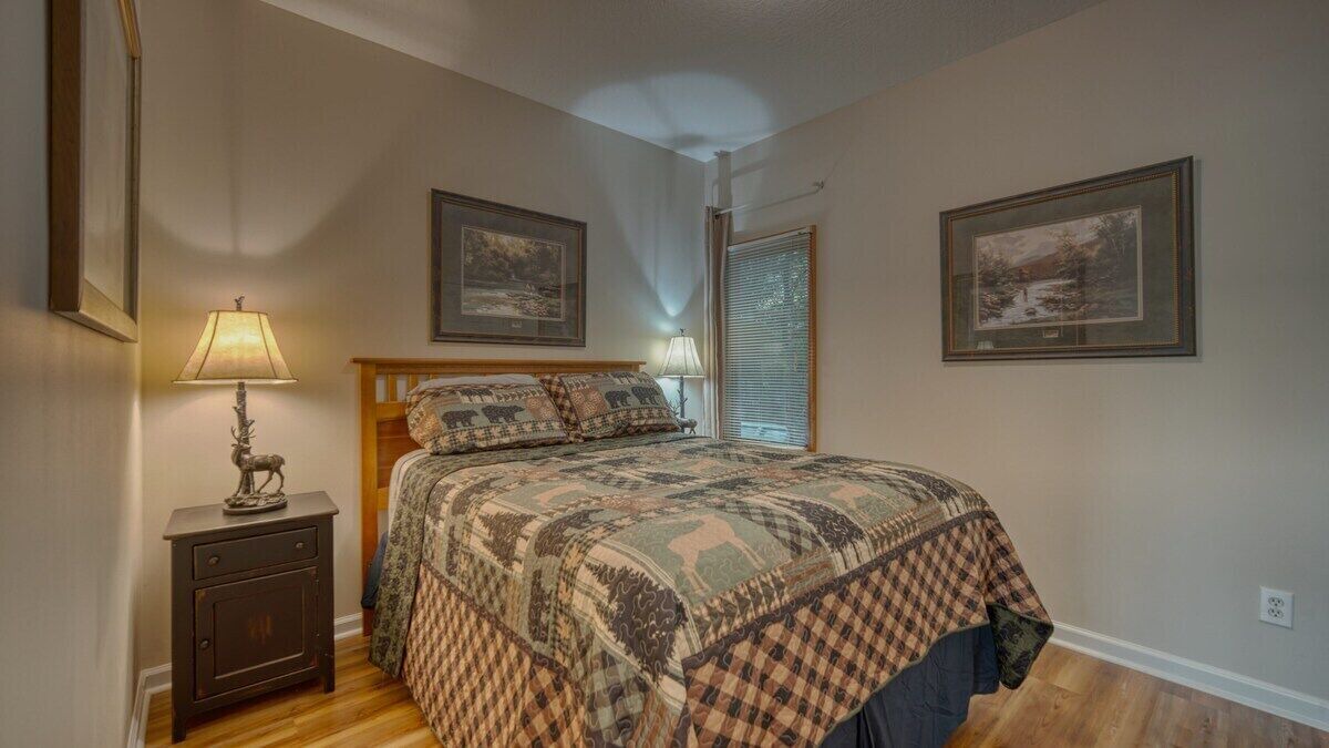 Photo of Bedroom in Hayesville