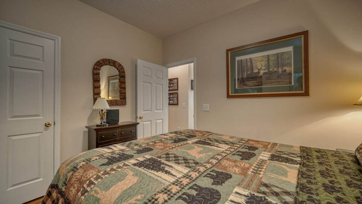 Photo of Bedroom in Hayesville