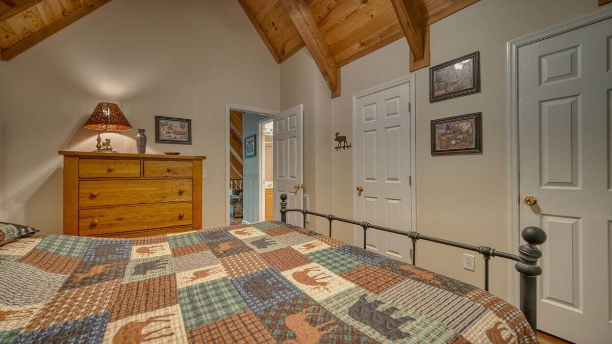 Photo of Bedroom in Hayesville