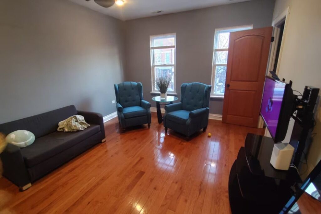 Photo of Livingroom in Heart of Chicago