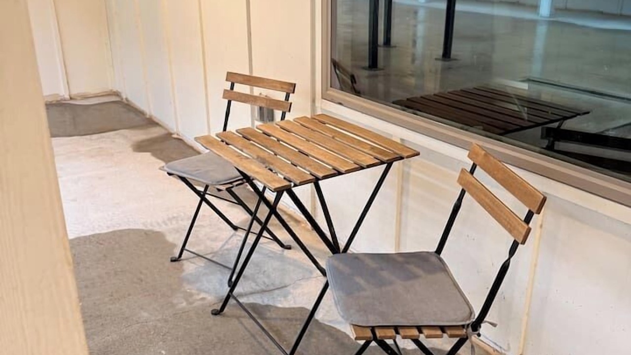 Photo of Patio Balcony in Peak's Suburban Addition