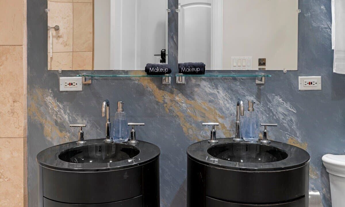 Photo of Bathroom in Wicker Park