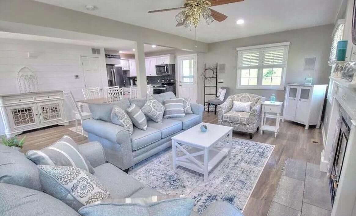 Photo of Livingroom in Fremont