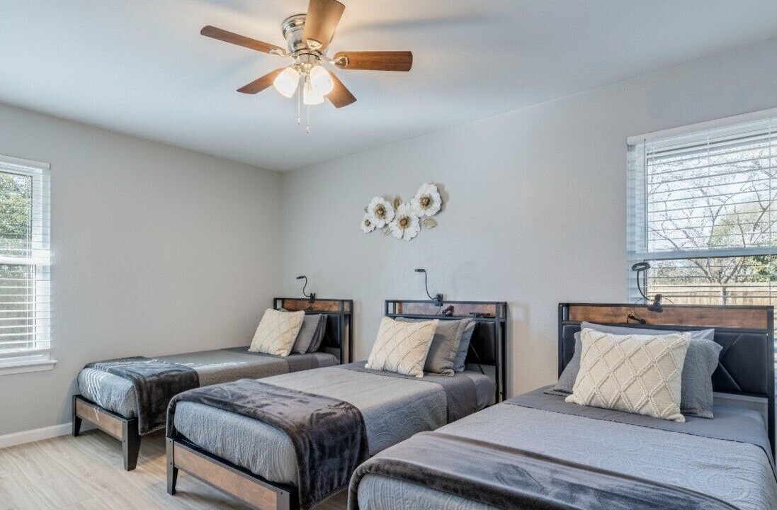 Photo of Bedroom in North Austin Civic Association