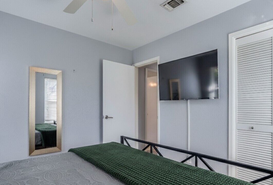 Photo of Bedroom in North Austin Civic Association