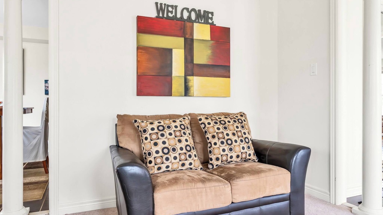 Photo of Livingroom in Ajax