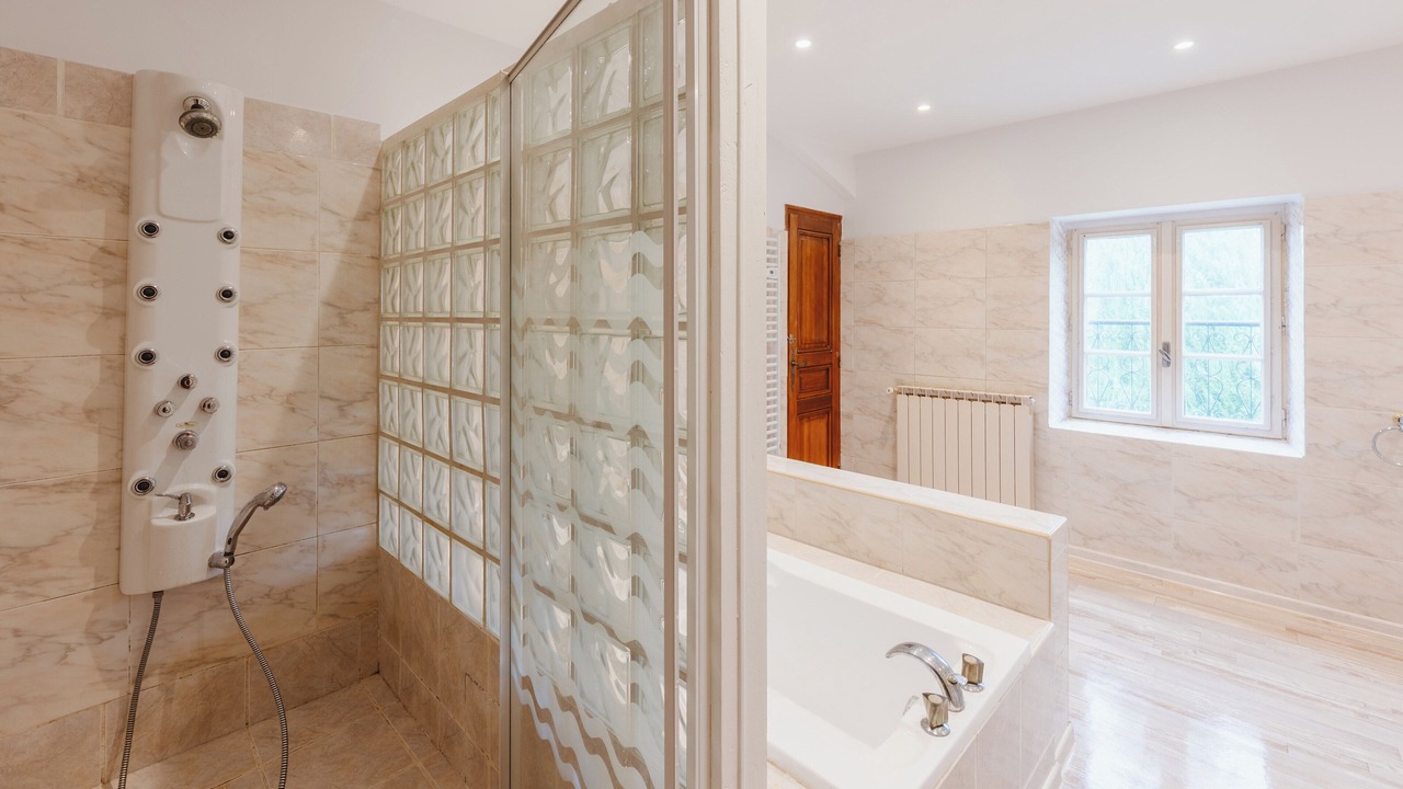 Photo of Bathroom in Grisolles