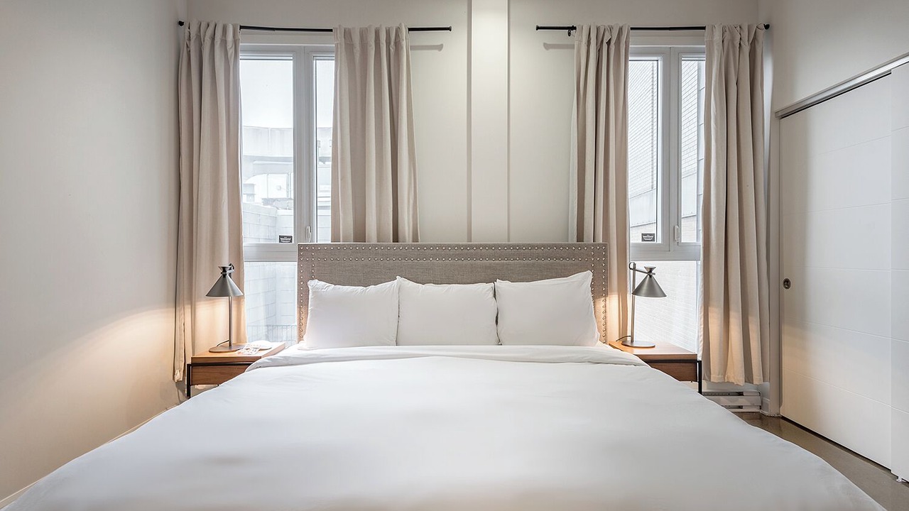 Photo of Bedroom in International District