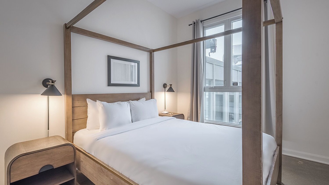 Photo of Bedroom in International District
