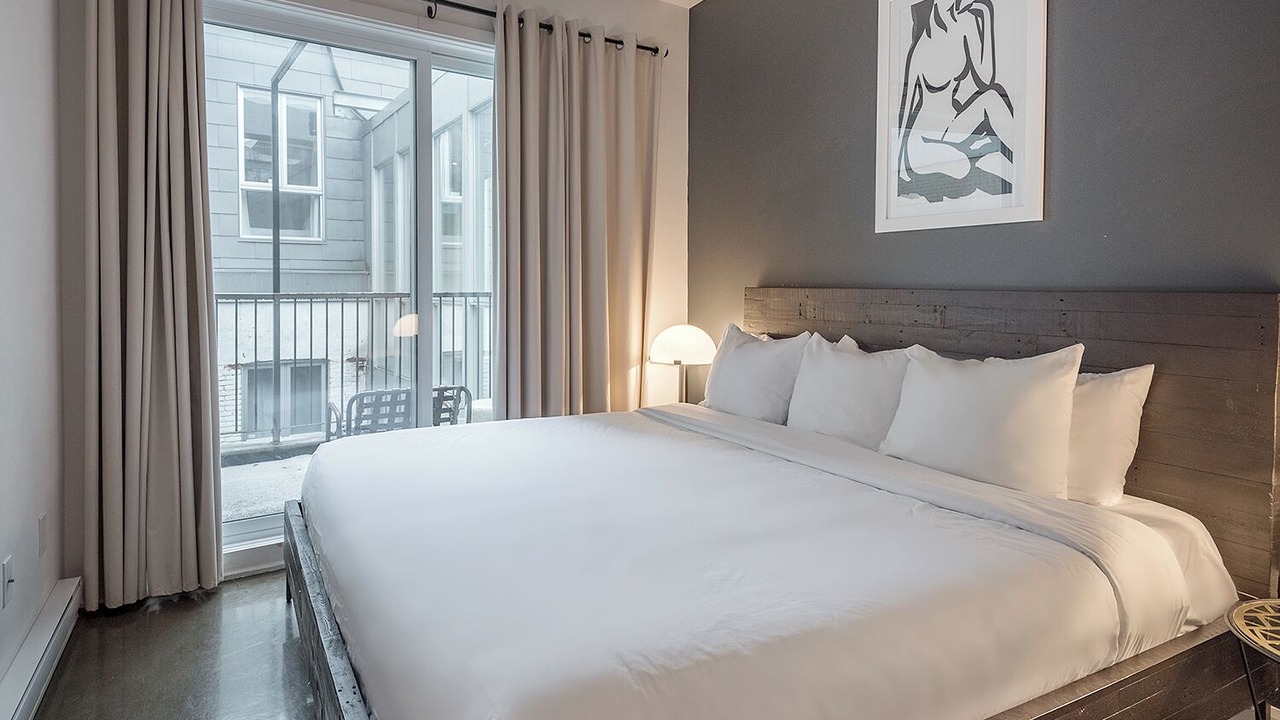 Photo of Bedroom in International District