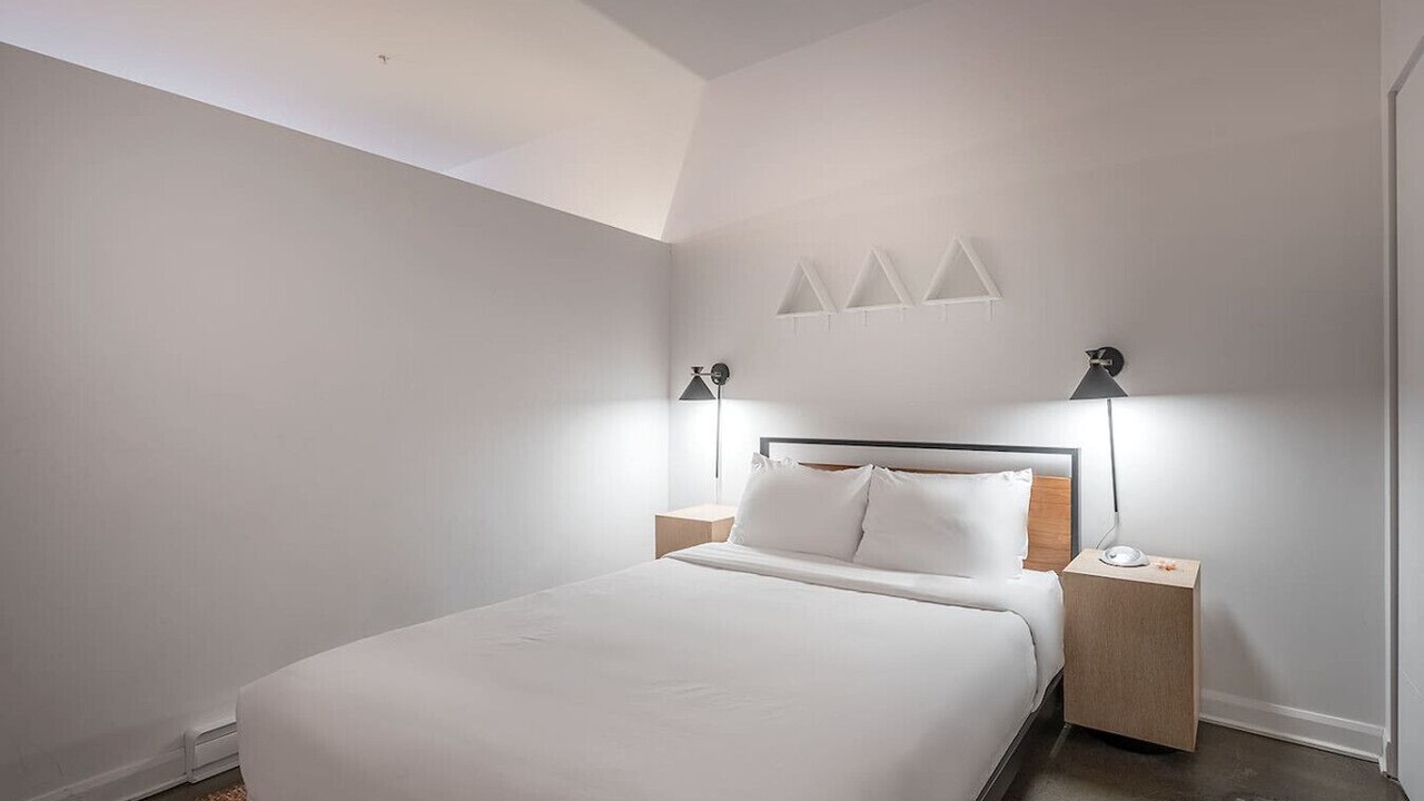 Photo of Bedroom in International District