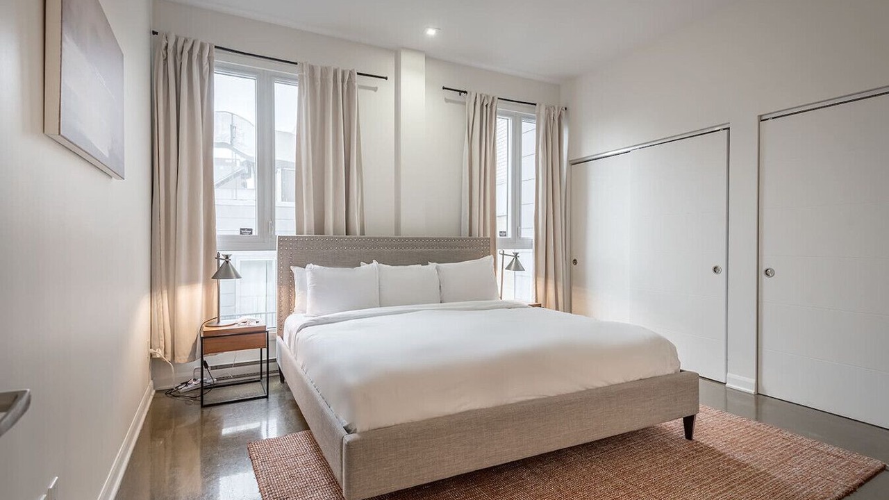Photo of Bedroom in International District