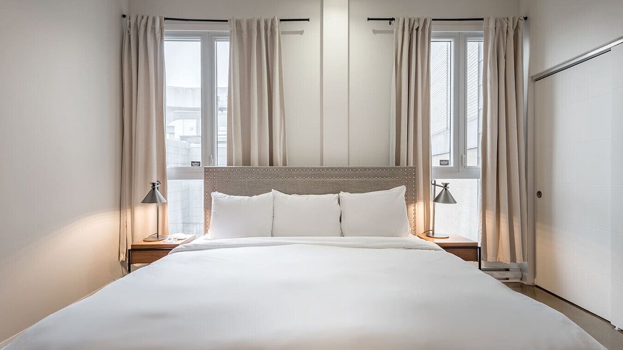 Photo of Bedroom in International District