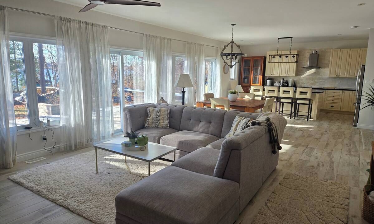 Photo of Livingroom in L'lle-du-Grand-Calumet
