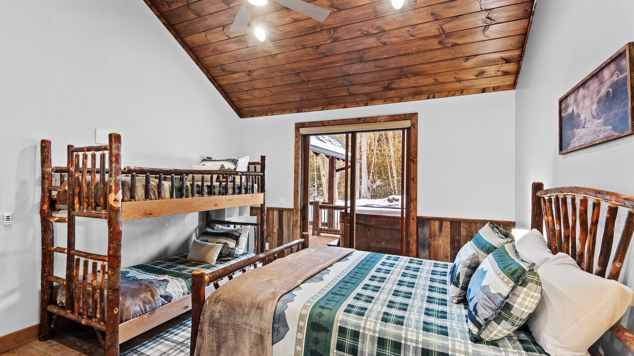 Photo of Bedroom in Beech Mountain