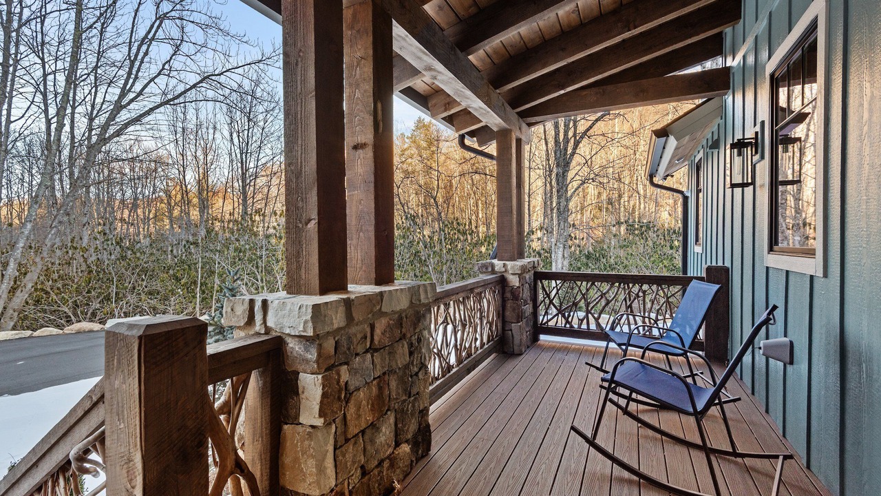 Photo of Patio Balcony in Beech Mountain