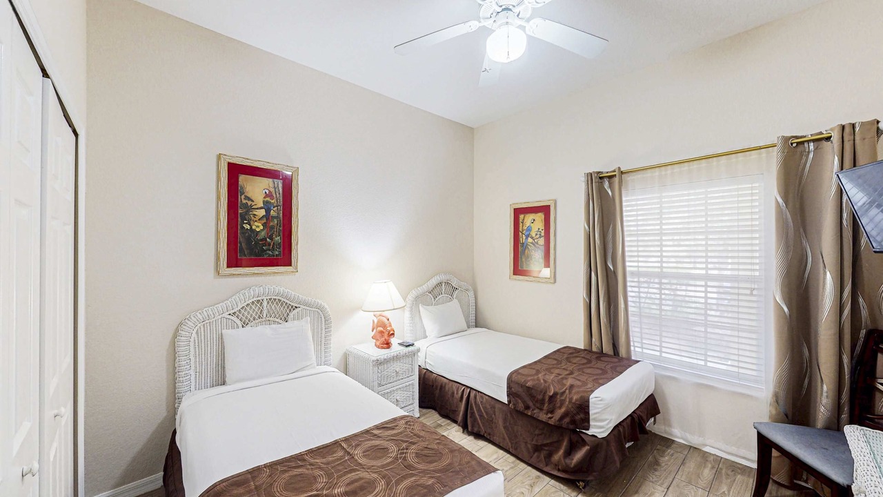 Photo of Bedroom in Bahama Bay