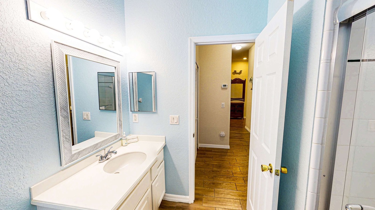 Photo of Bathroom in Bahama Bay