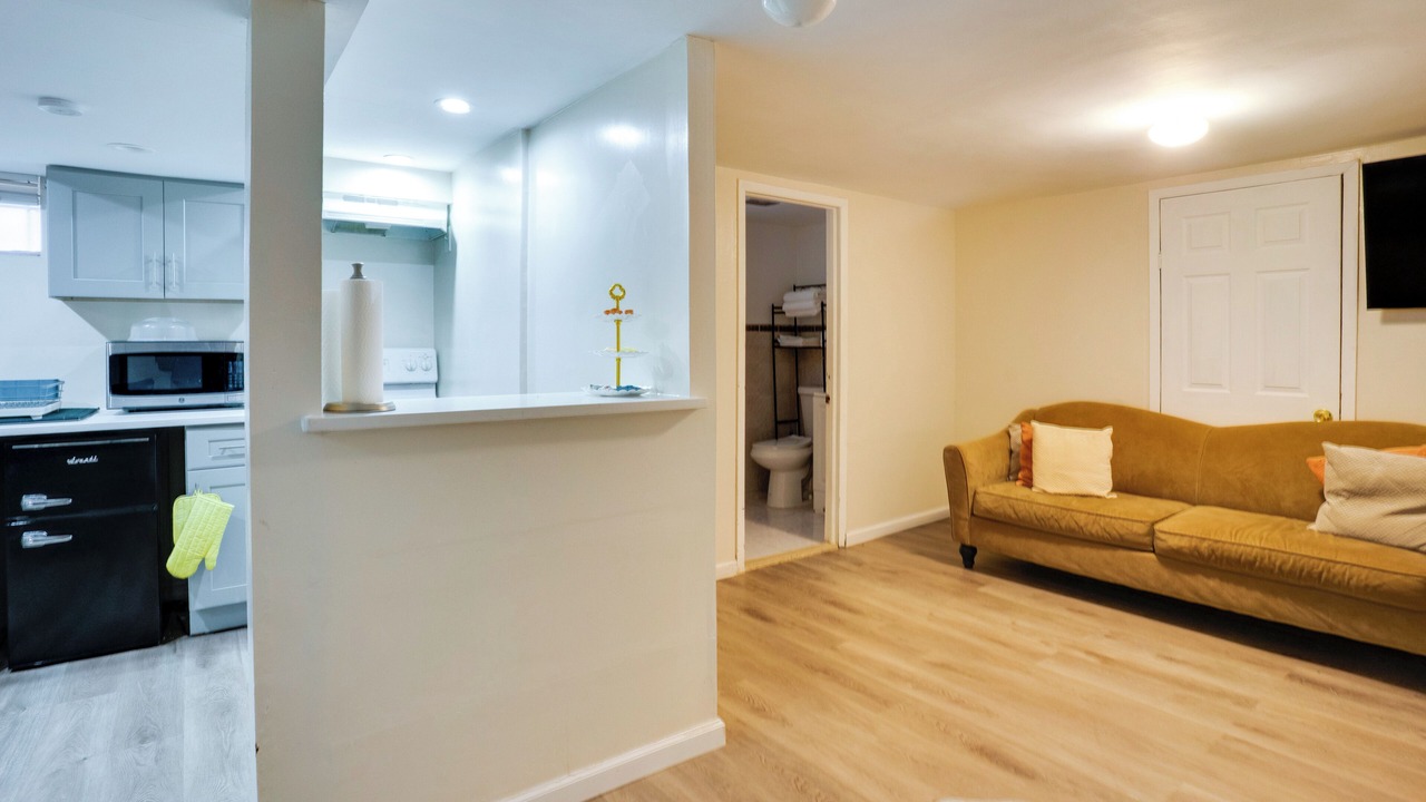 Photo of Livingroom in Alden Manor