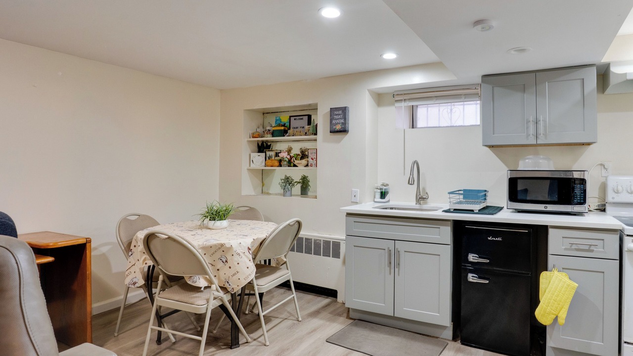 Photo of Kitchen in Alden Manor