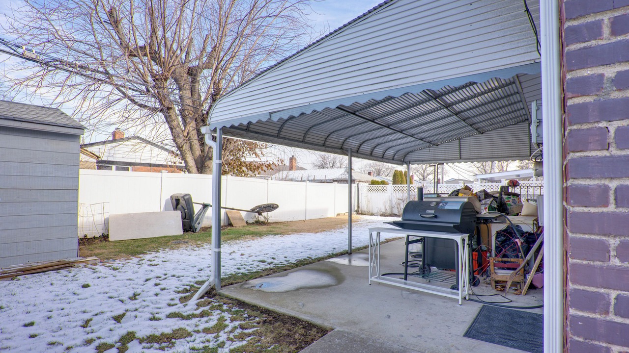 Photo of Patio Balcony in Alden Manor