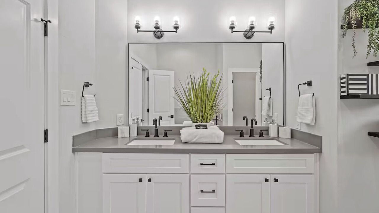 Photo of Bathroom in Shady Acres