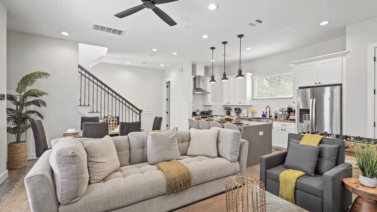 Photo of Livingroom in Shady Acres