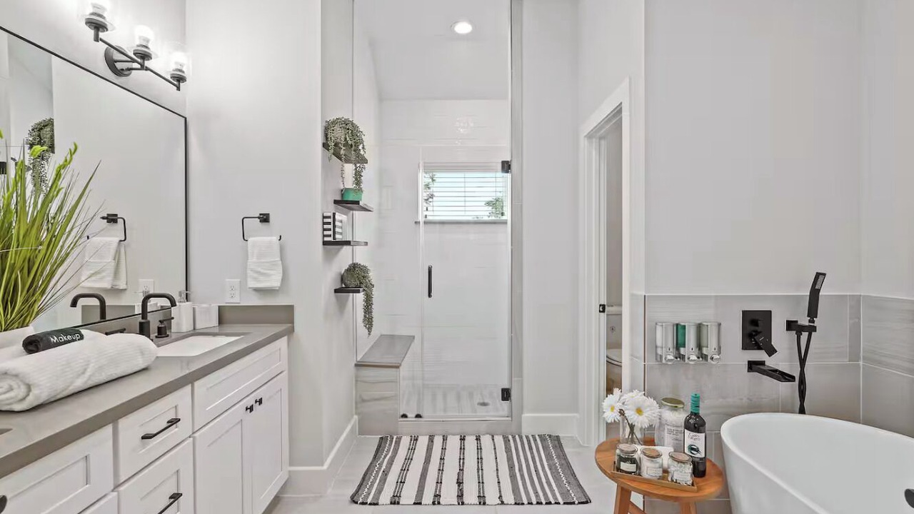 Photo of Bathroom in Shady Acres