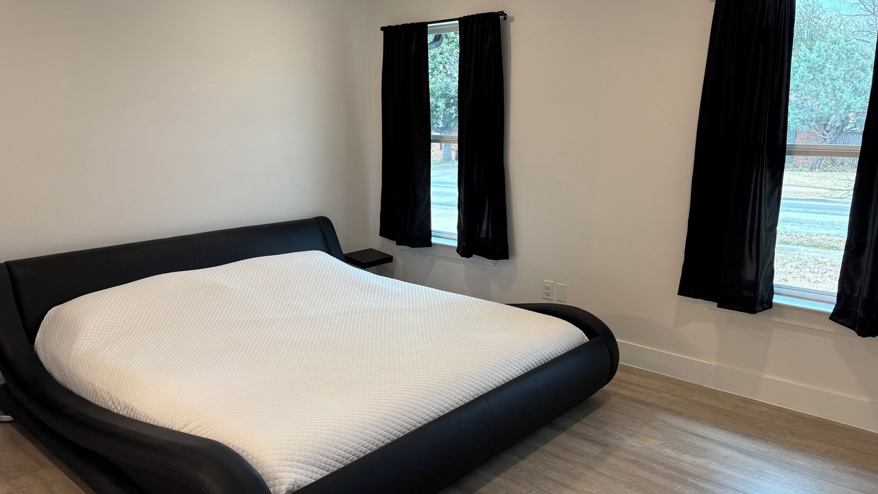 Photo of Bedroom in Old Lake Highlands