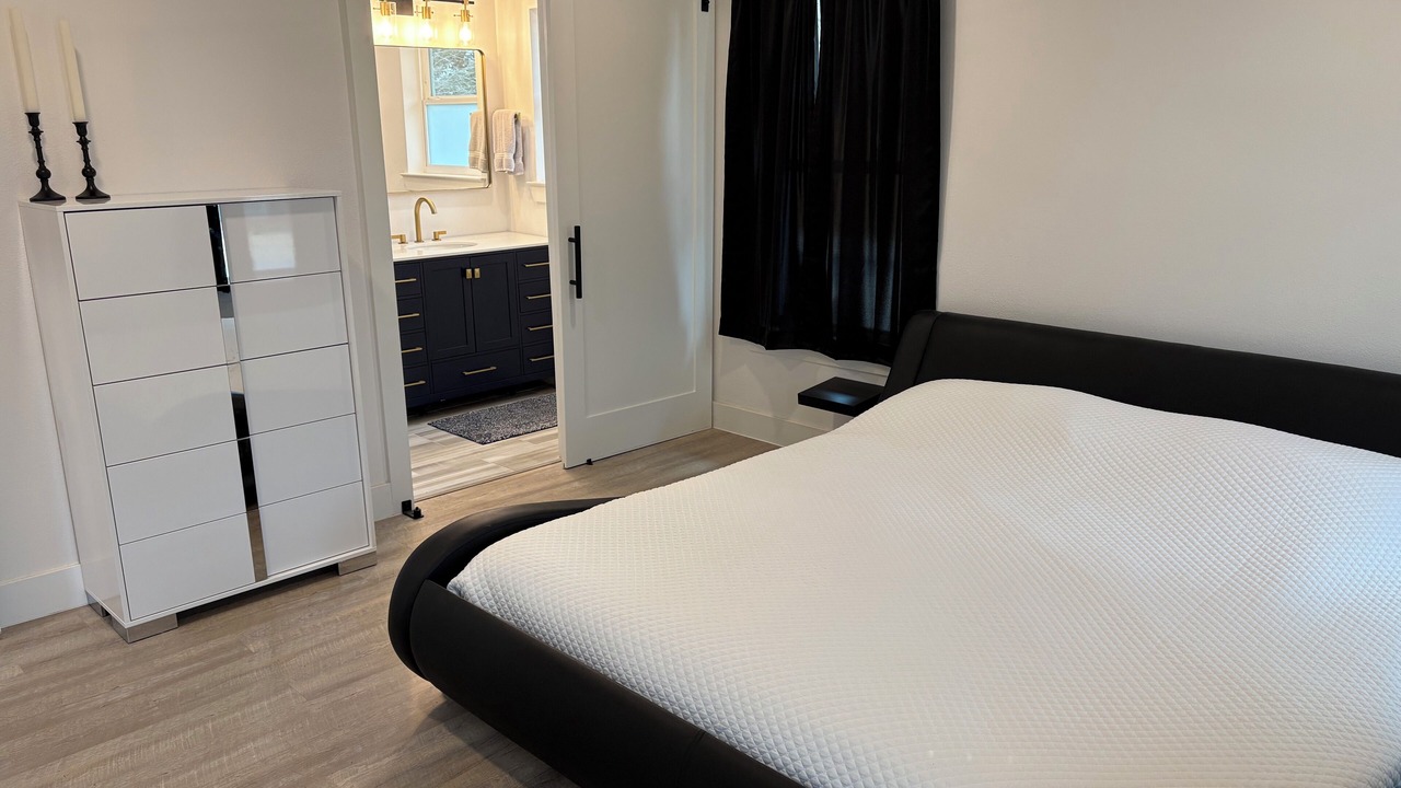 Photo of Bedroom in Old Lake Highlands