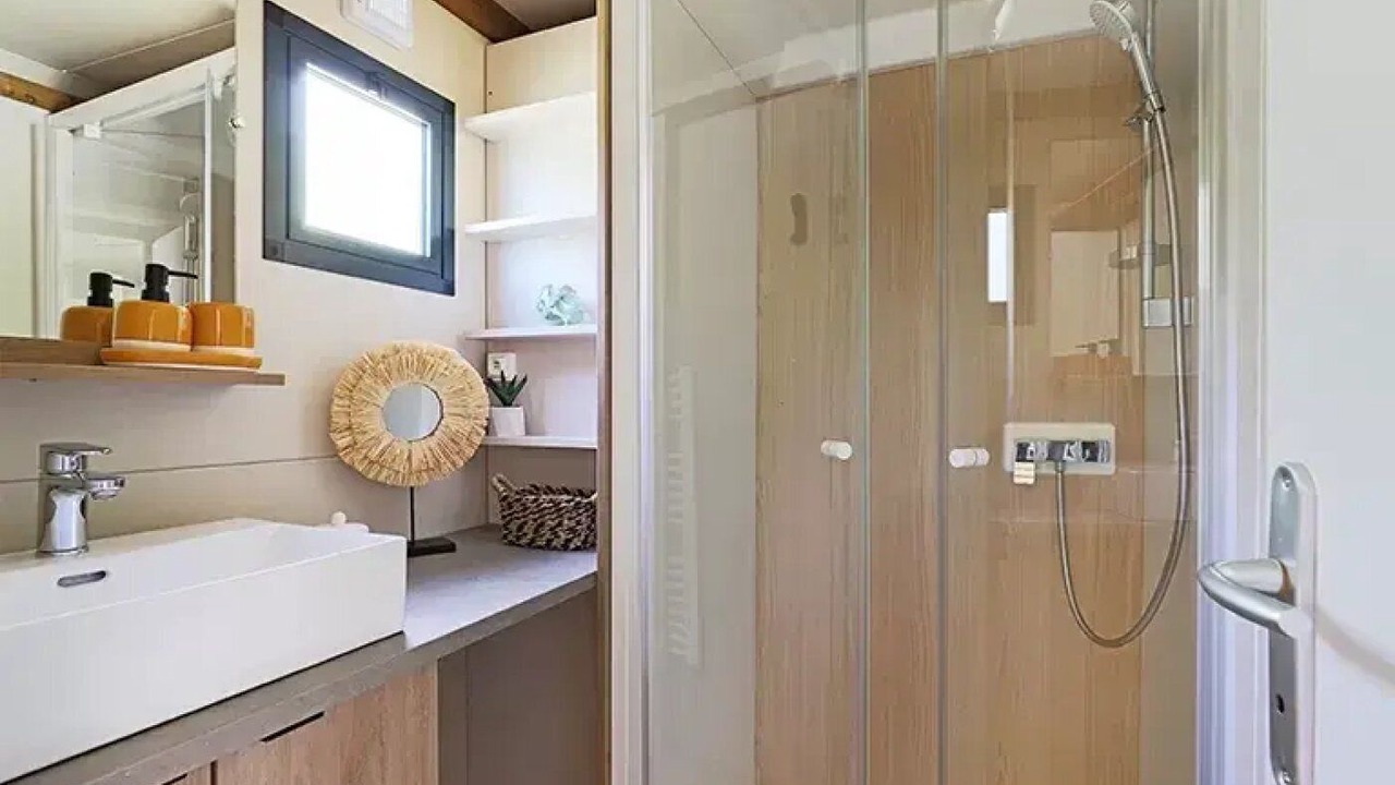 Photo of Bathroom in Junas