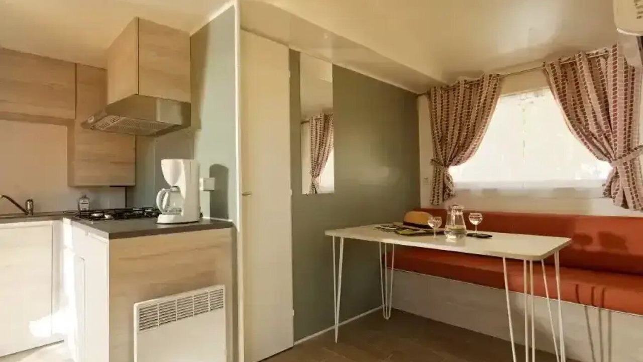 Photo of Kitchen in Junas