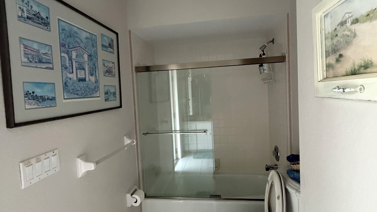 Photo of Bathroom in Laurel