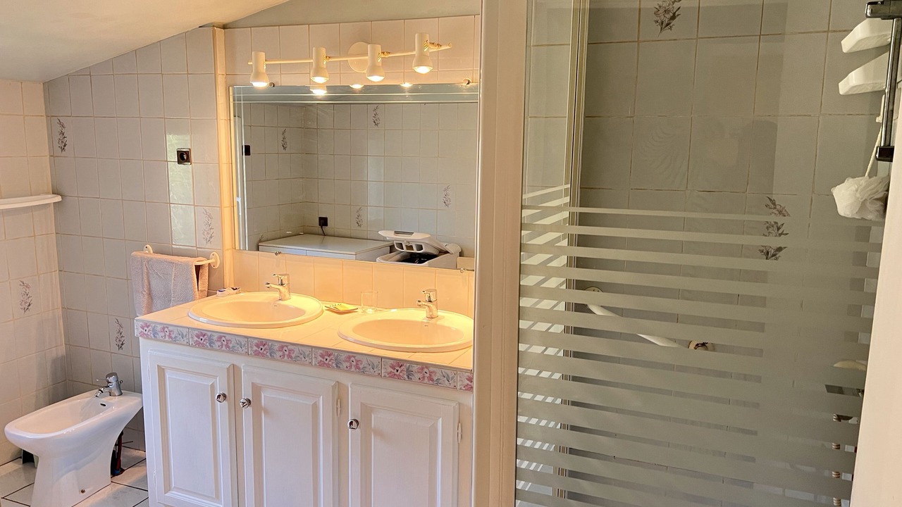 Photo of Bathroom in Rives