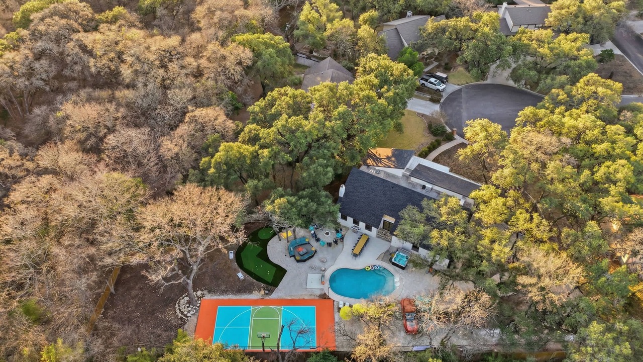 Photo of Outdoor in Vance Jackson
