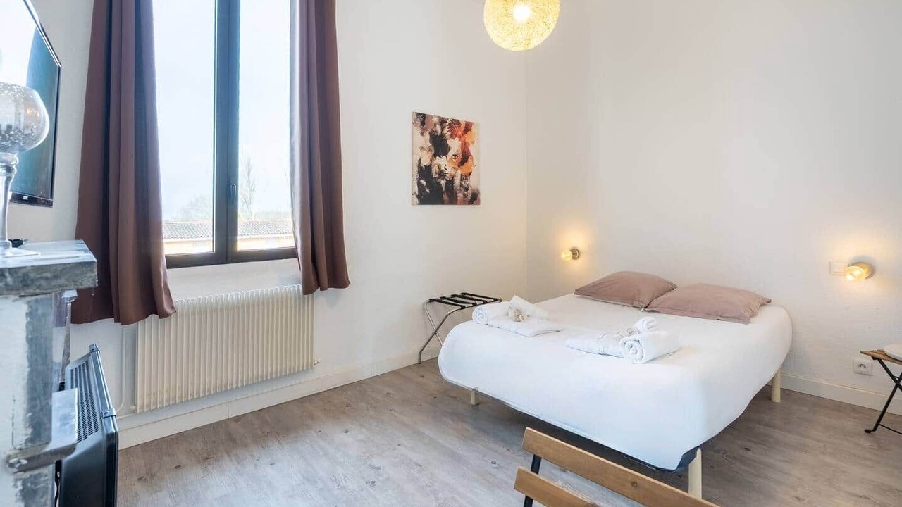 Photo of Bedroom in Merville