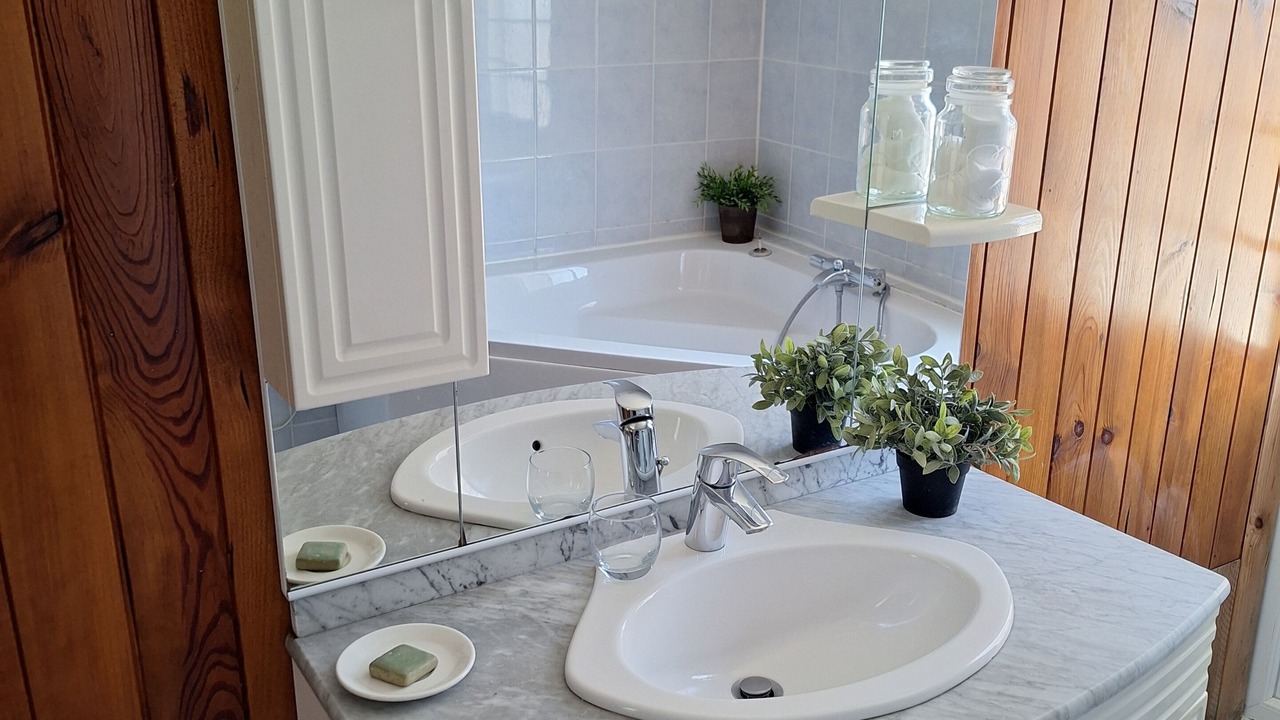 Photo of Bathroom in Fresne Cauverville