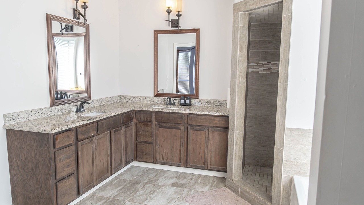 Photo of Bathroom in Southwest Arlington