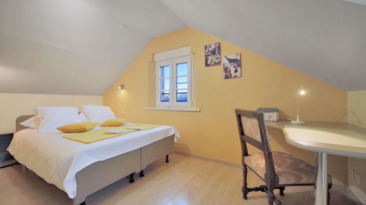Photo of Bedroom in Esqueheries