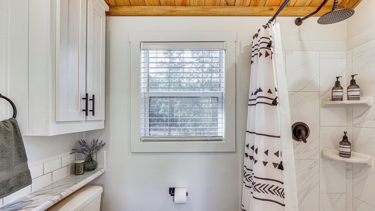 Photo of Bathroom in Linden