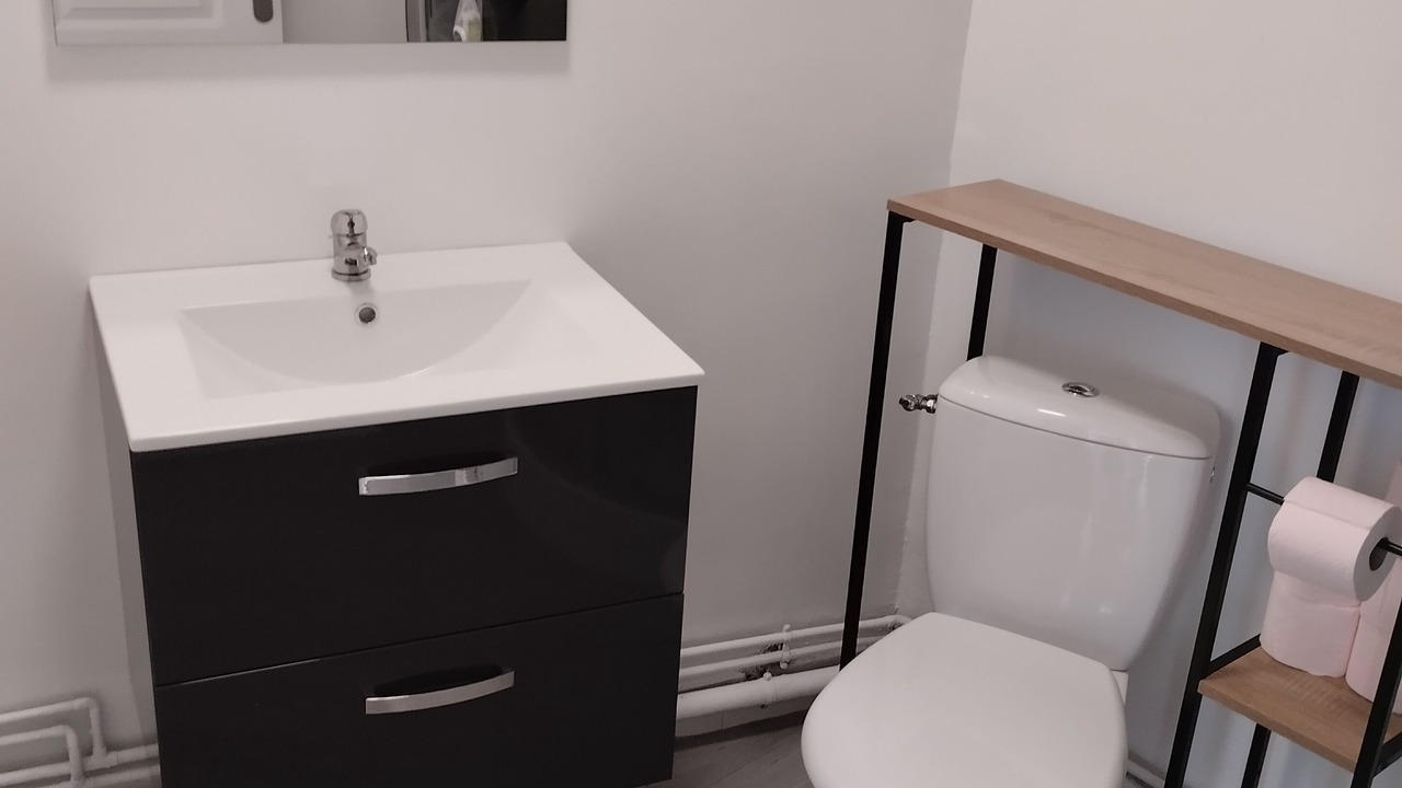 Photo of Bathroom in Lillers