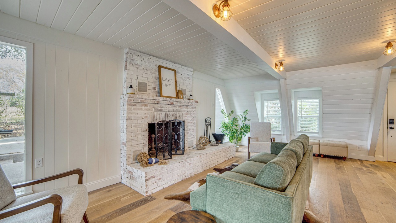 Photo of Bedroom in Lake Whitney
