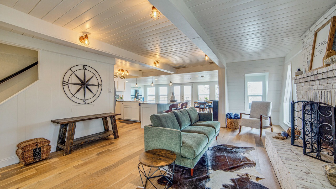 Photo of Livingroom in Lake Whitney