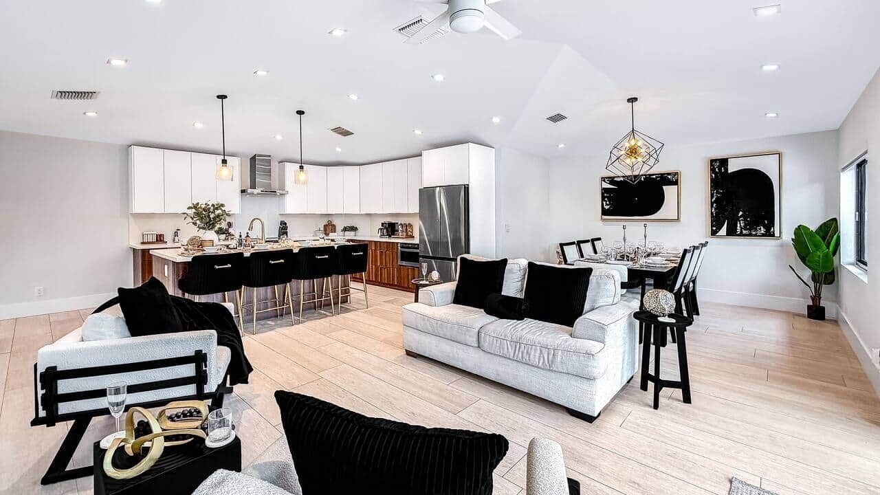 Photo of Livingroom in North Andrews Gardens