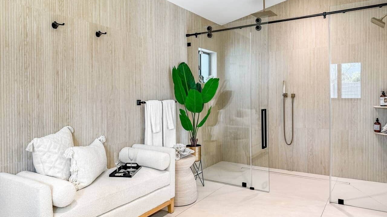 Photo of Bathroom in North Andrews Gardens